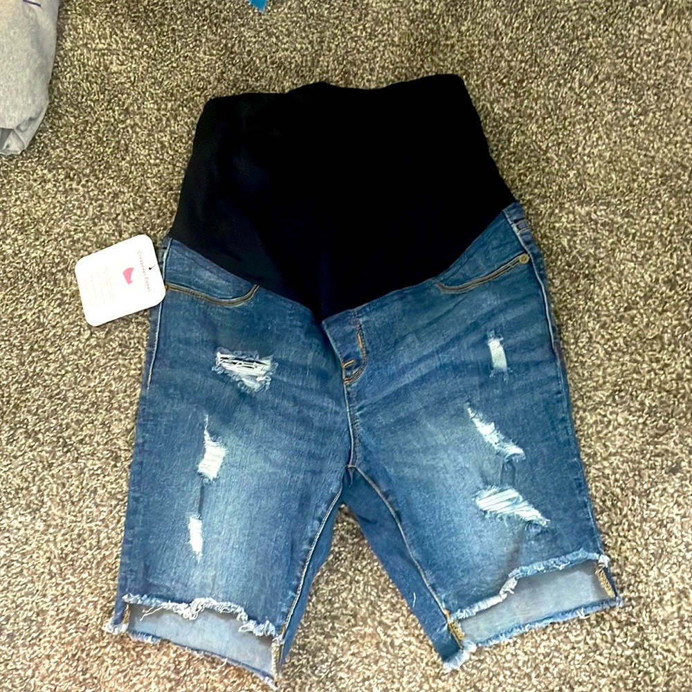 Maternity shorts